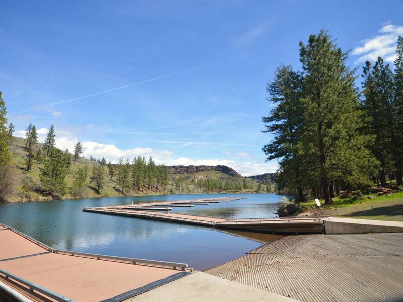 Boat slips are available by talking to the Park Staff