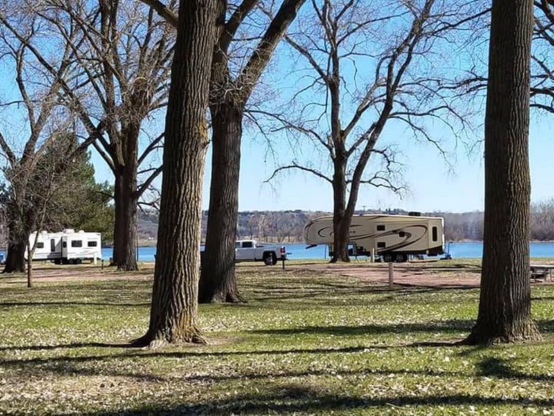 Cottonwood Campground with Lake Yankton in background. 