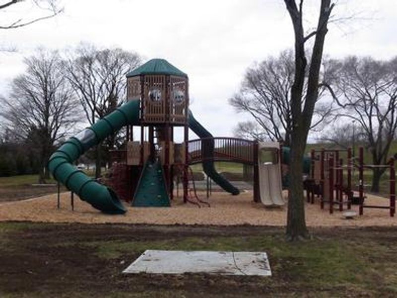 Playground behind Elm Grove shelter
