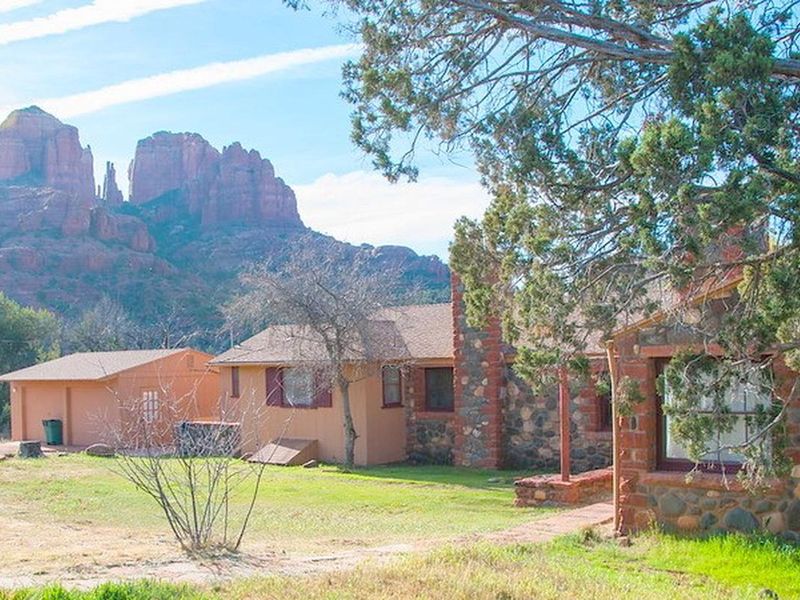 Crescent Moon Ranch and Cathedral Rock
