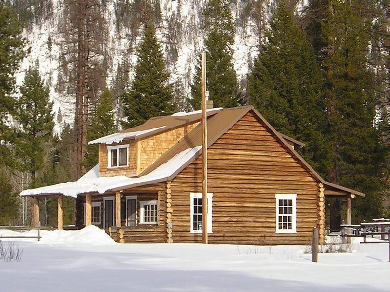 Monture Guard Station Rental Cabin in the Winter. 