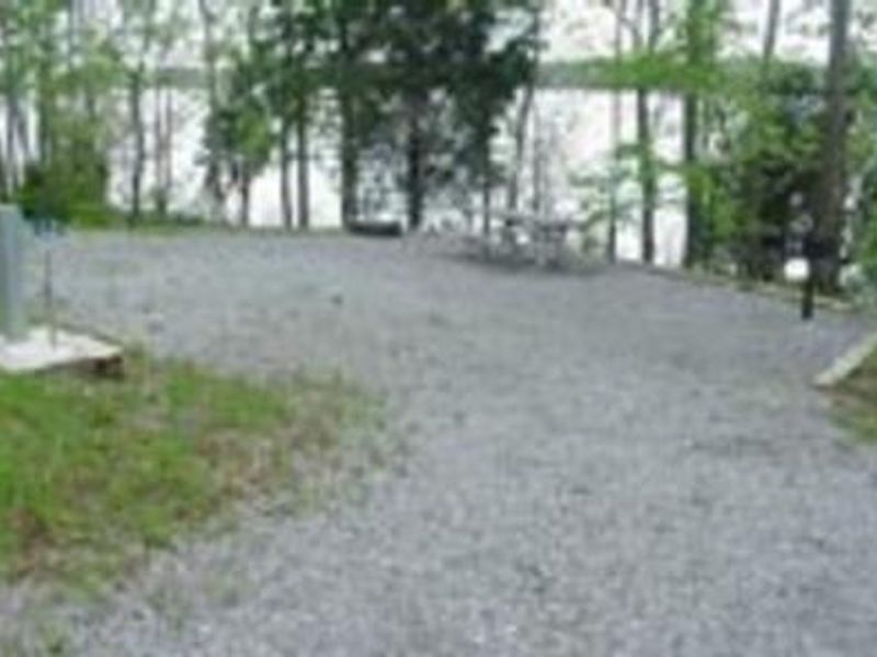 POOLE KNOBS - LAKEFRONT CAMPSITE