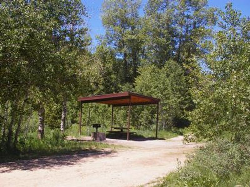 Shade shelter campsite 