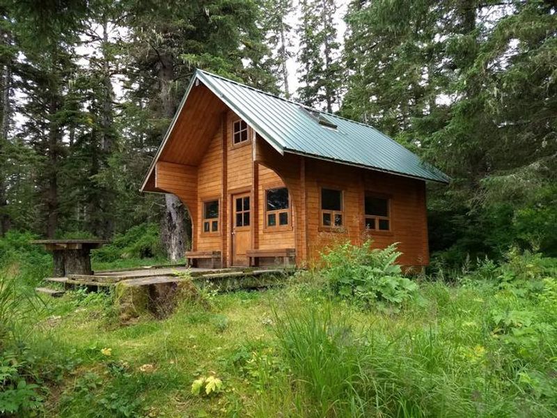 FREDS CREEK CABIN