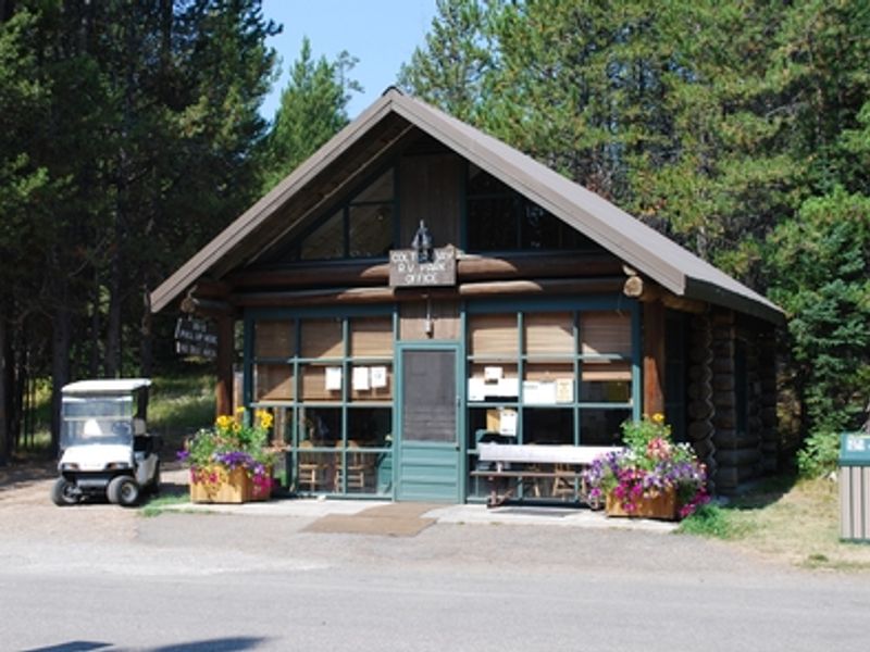 The Colter Bay RV Park is situated in a lodgepole pine forest within walking distance of Jackson Lake and numerous trails. From the lakeshore, visitors will have views across Jackson Lake to Mount Moran and the northern end of the Teton Range.