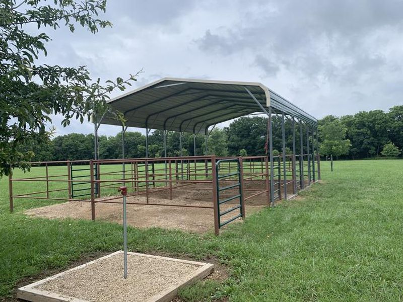 Rockhaven Park Equestrian Campground features a central corral as well as corrals located at the equestrian camp sites. 