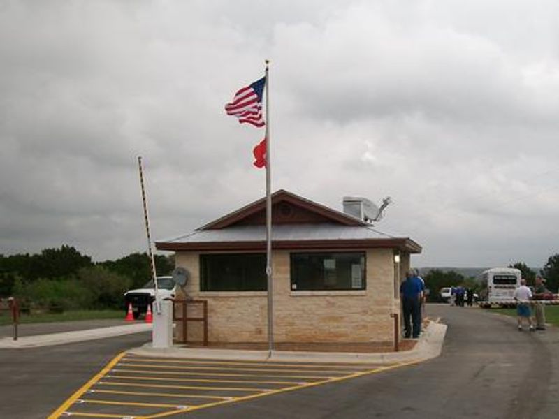 Gate house at Cranes Mill Park
