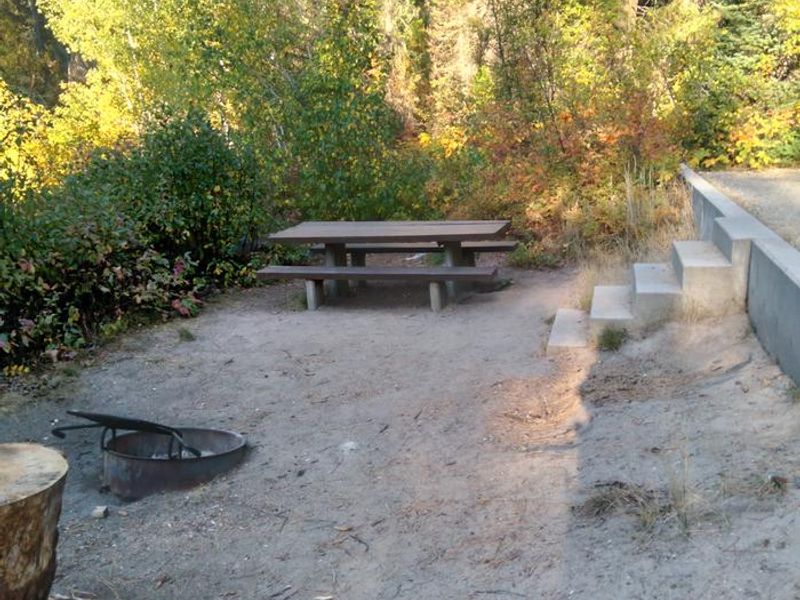 A side view of the four stairs in Site 13.