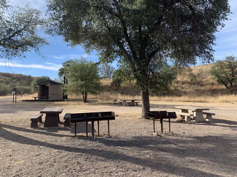 Central area of the Calabasas Campground.