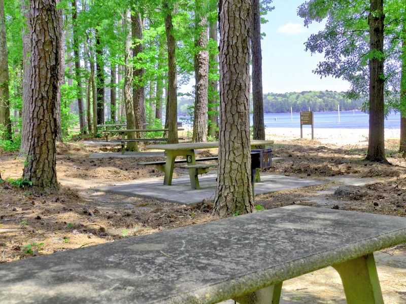 Sweetwater Day Use Picnic Area Near Beach.