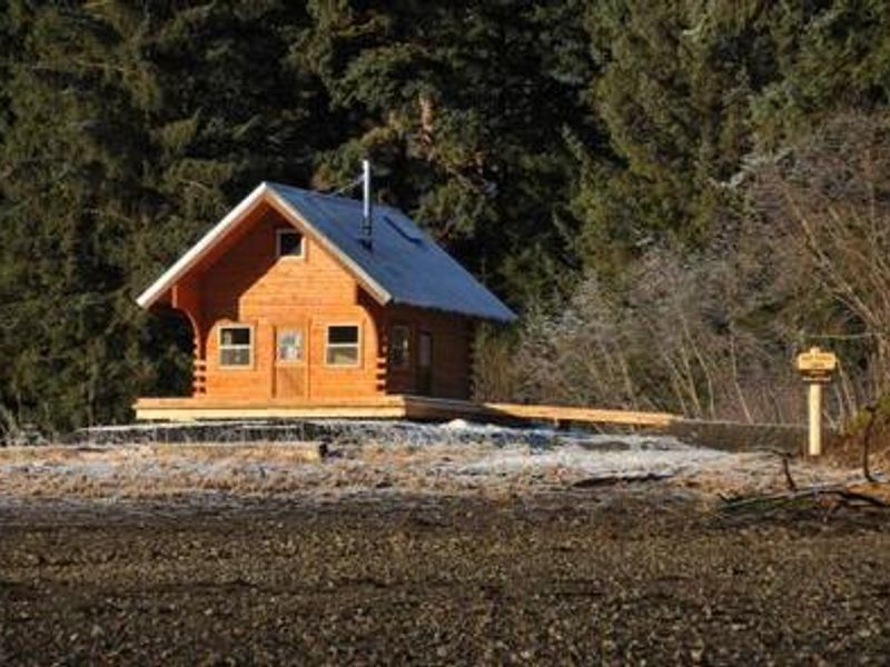 Eight Fathom Cabin