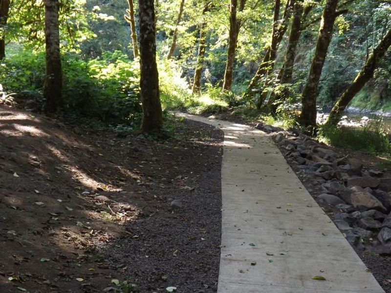 accessible path to river