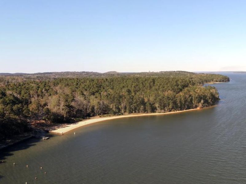 Aerial shot of Highland Park Fishing pier and boat ramp. 
