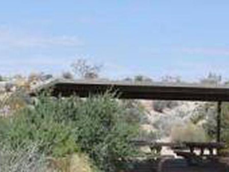 Shade for picnic tables