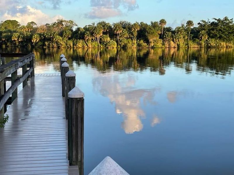 Saint Lucie Courtesy dock/boat ramp