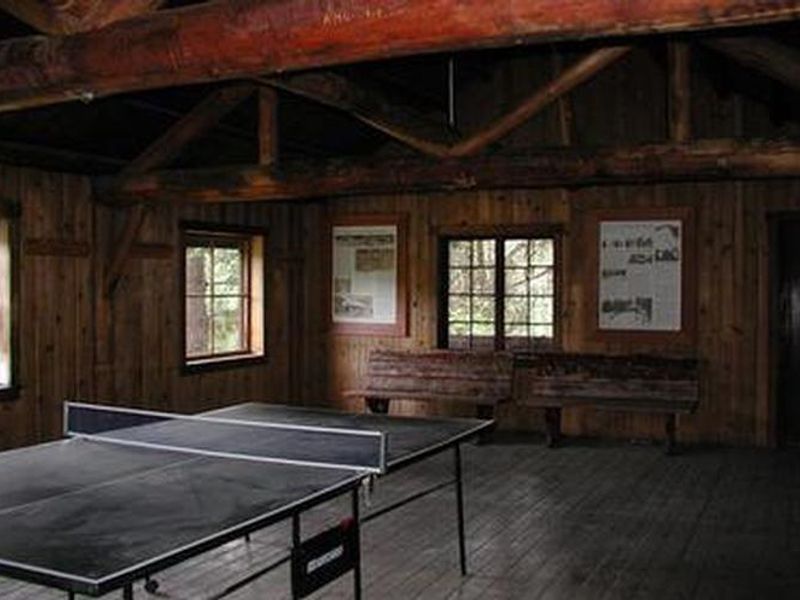 Ping-Pong table in American Ridge Lodge 