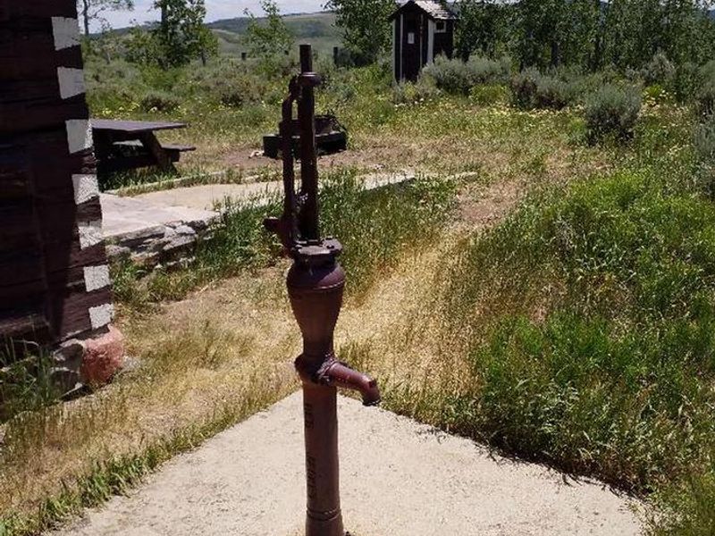 Grizzly Creek Guard Station Water Pump Photo 1