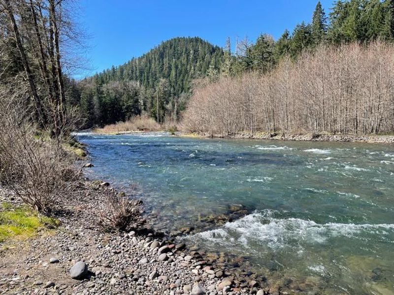 The Middle Fork River runs close to the Sand Prairie Campground, with the Middle Fork National Recreation Trail starting in the campground and continuing along the river for 30 miles.