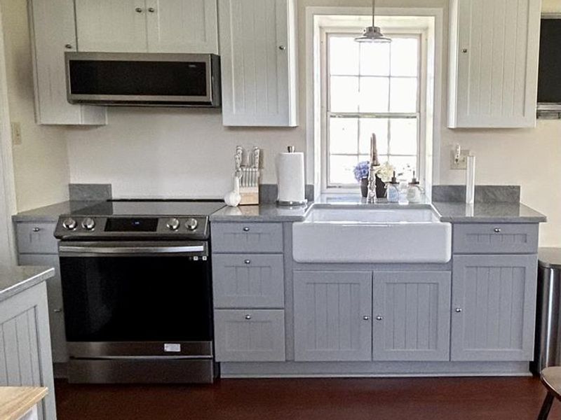 Slyder Farmhouse Kitchen 