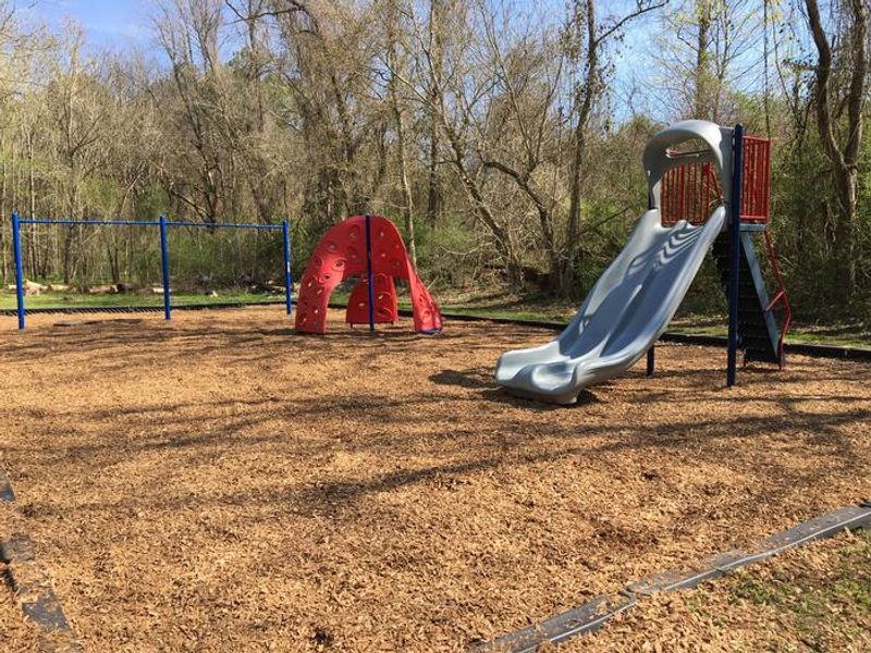 DALE HOLLOW DAMSITE CAMPGROUND PLAYGROUND