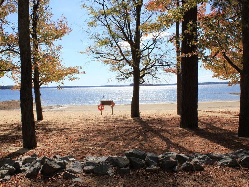 Welcome to North Bend Park! This is the Day Use Area Beach located in North Bend Park. 