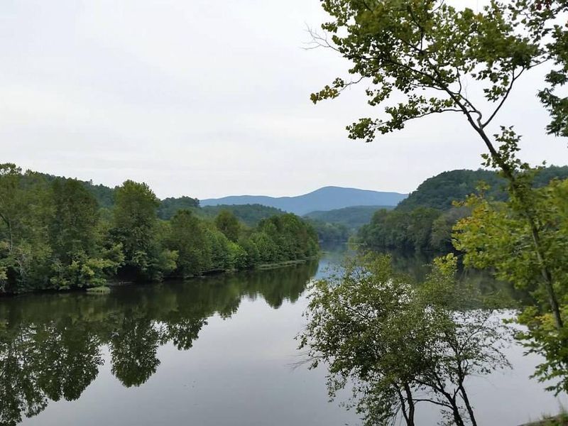James River as seen from the footbridge.