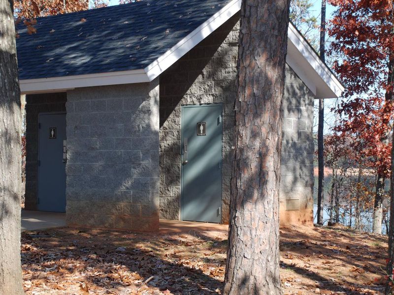 RESTROOM IN LOOP B, BETWEEN SITES 8 AND 9
