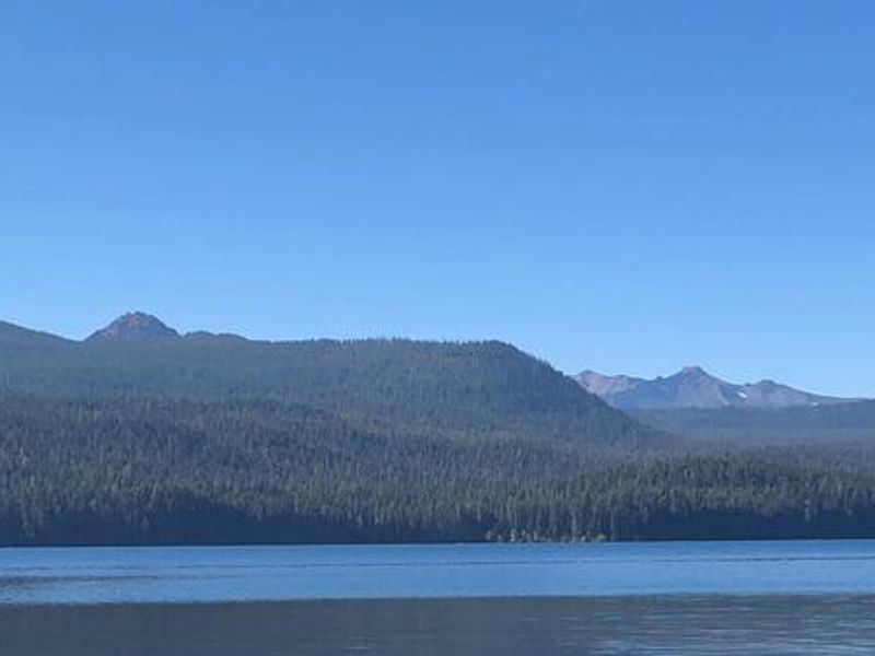 Sunset Cove Campground on Odell Lake