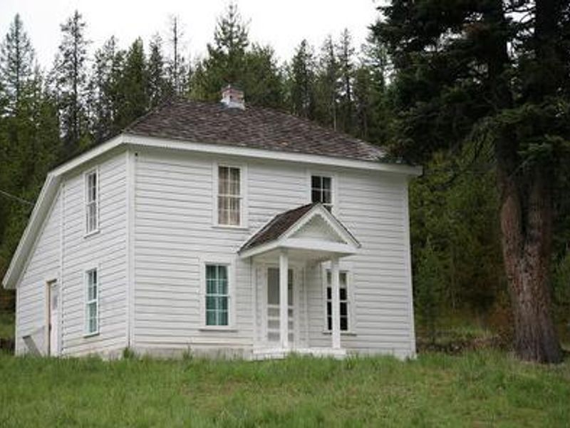 CARETAKERS CABIN