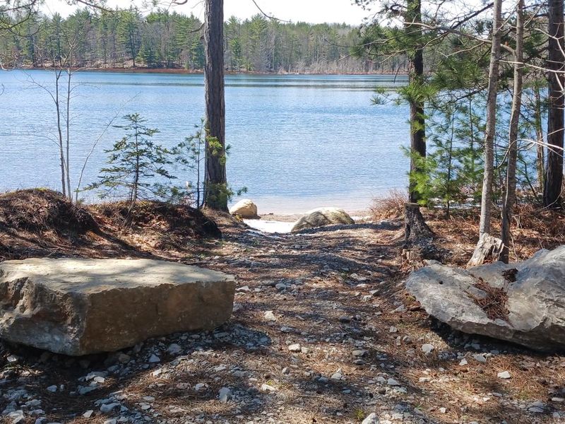 MOWE LAKE CAMPSITE Carry in Boat Launch