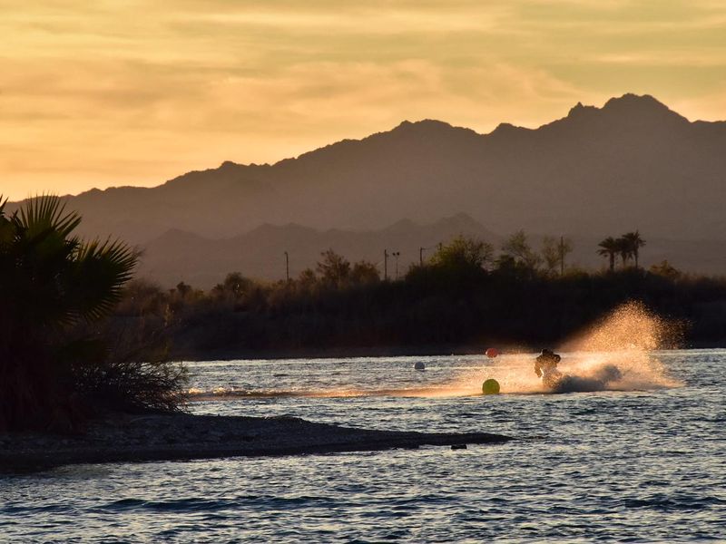 Recreation on Lake Havasu Shoreline Sites