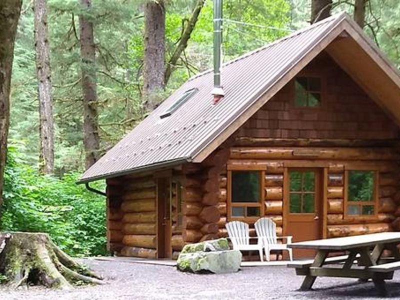 STARRIGAVAN CREEK CABIN