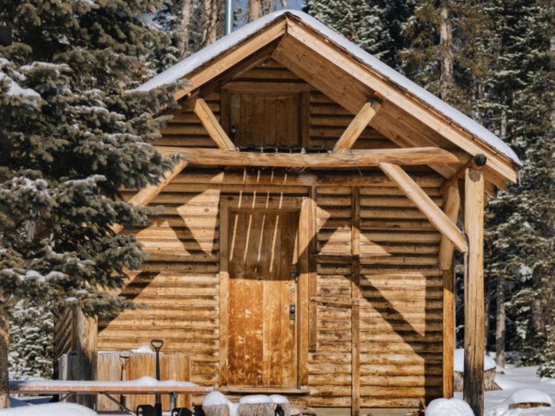 Snow survey cabin primary pic