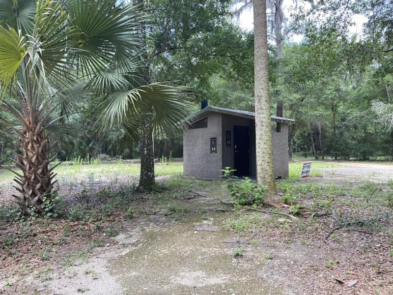 A photo of Lake Eaton Campground bathroom facilities.