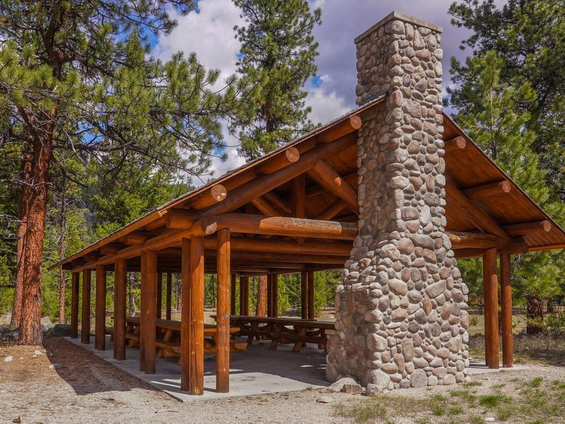 EAST FORK CABIN pavilion