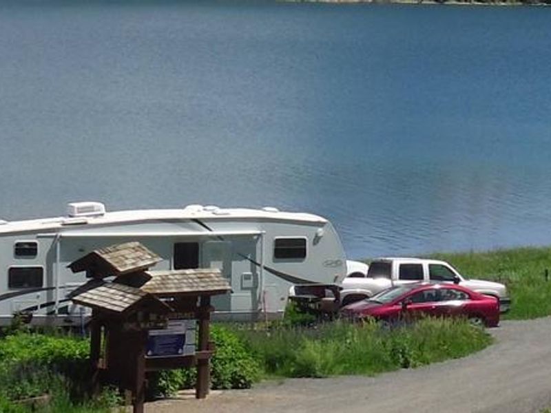 Spruces Campground on the shore of Navajo Lake