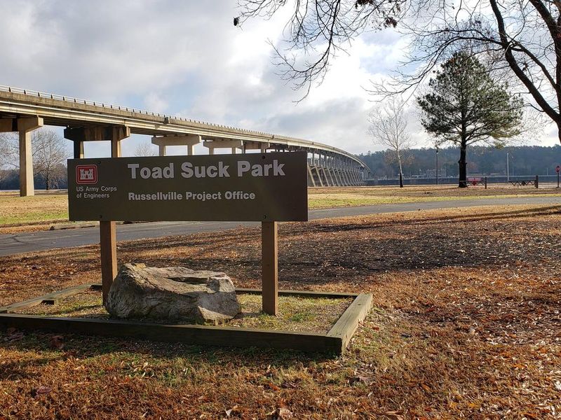 Entrance to Toad Suck Park.