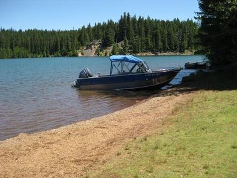 Motor boats are limited to 10 mph