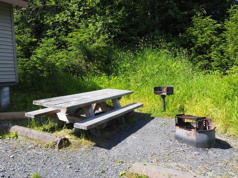 Deep Bay Cabin picnic area