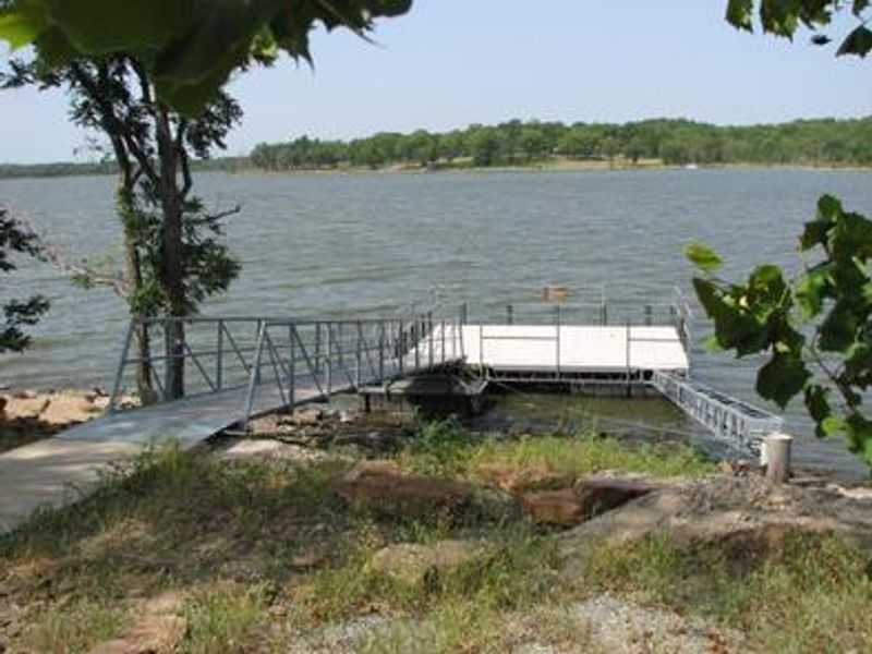 A courtesy dock is available for loading and unloading people or equipment. 