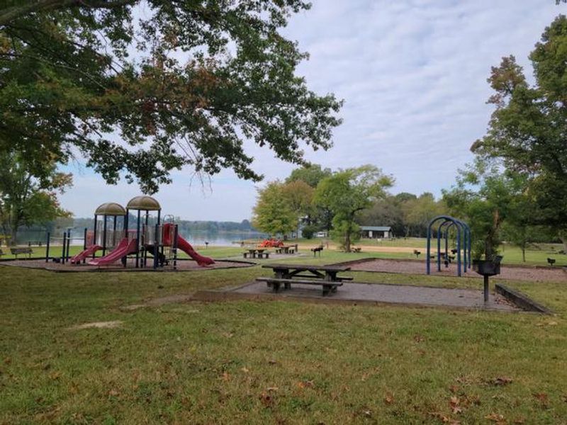 A photo of facility LAGUARDO 