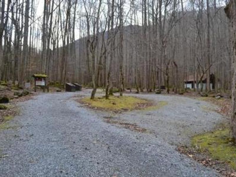 First loop turnaround prior to reaching the campground and restroom parking area. 