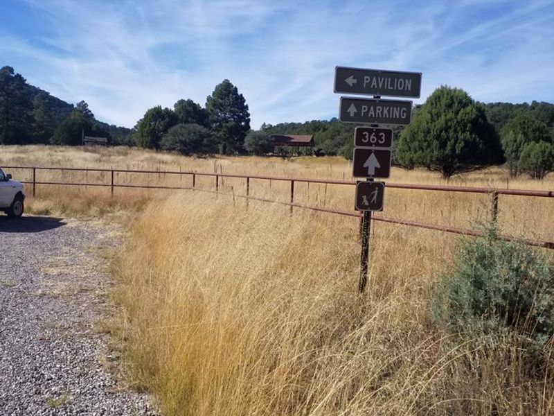 GOMEZ PEAK Picnic Site Entrance Direction Sign