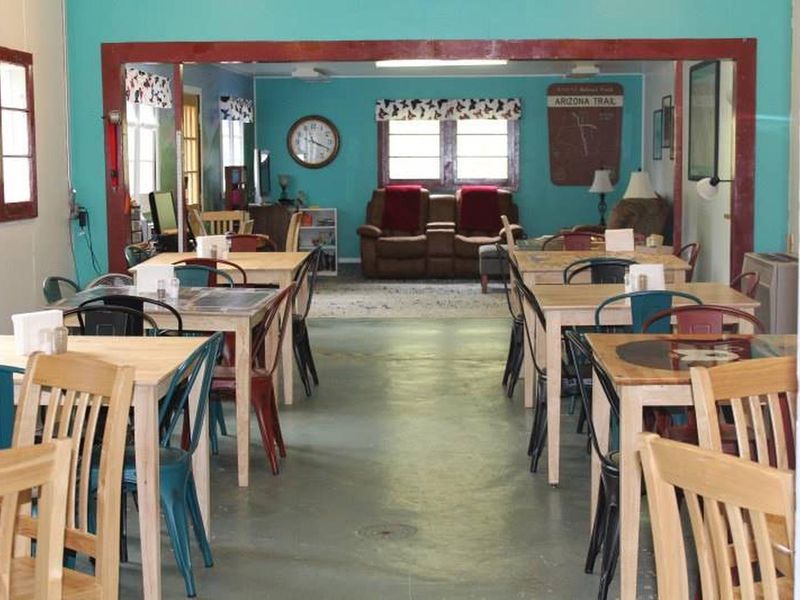 The eating and commons areas conveniently connects the kitchen, dinning areas and comfortable lounge. Lounge includes books, games, puzzles and more!