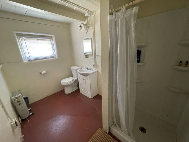 1st Bathroom near bedroom