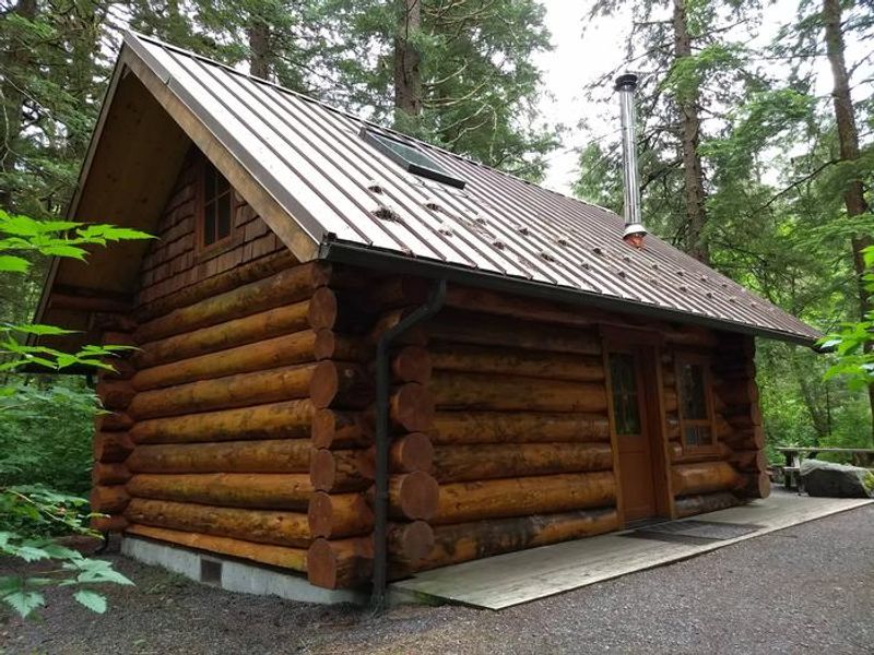 STARRIGAVAN CREEK CABIN