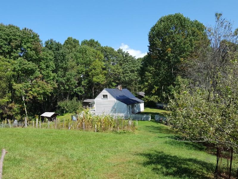 Garden View Johnson Farm House at Peaks of Otter