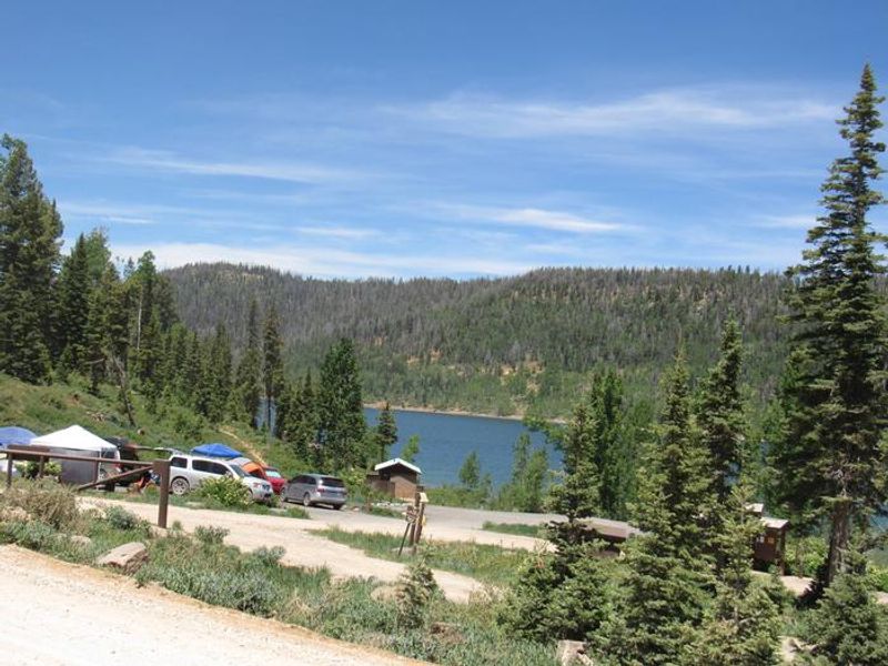 Navajo Lake campground on the shore of Navajo Lake