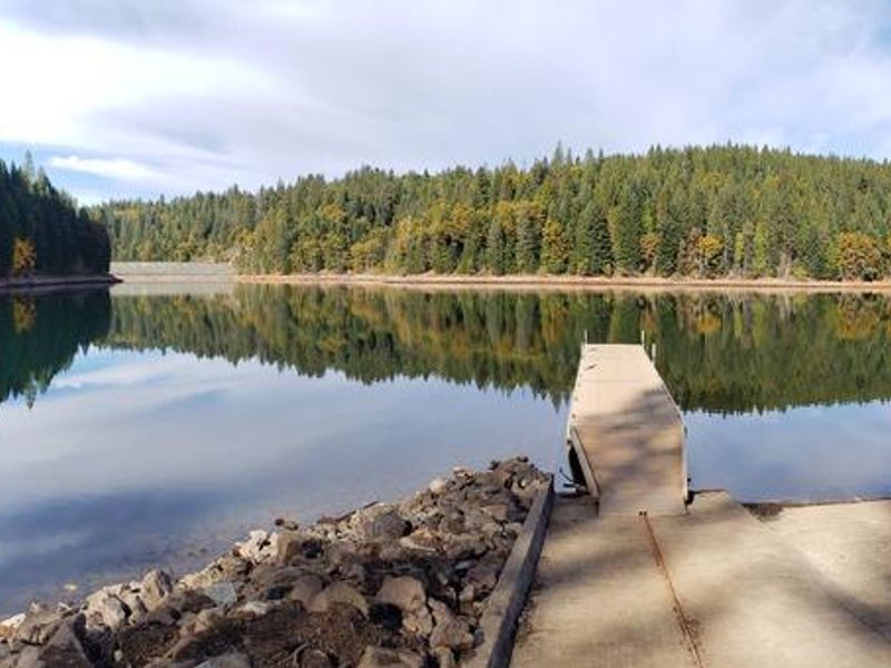 Sugar pine reservoir from the public boat ramp.