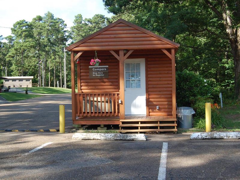 BEARD'S BLUFF PARK GATE SHACK